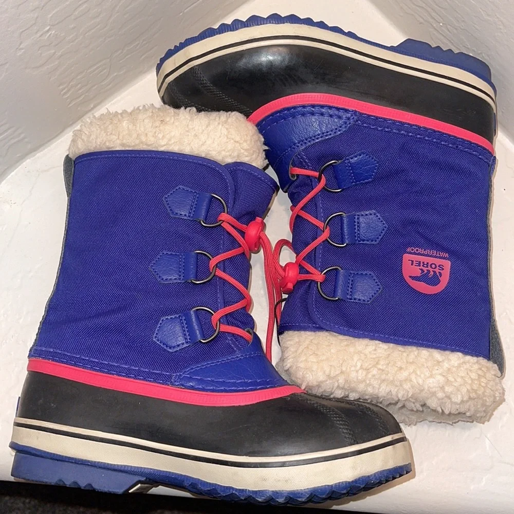 SOREL Purple, Pink, Black and white Waterproof Snow Rain Wintet Boots Size 4